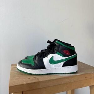 Nike Air Jordan One Mid Green Toe